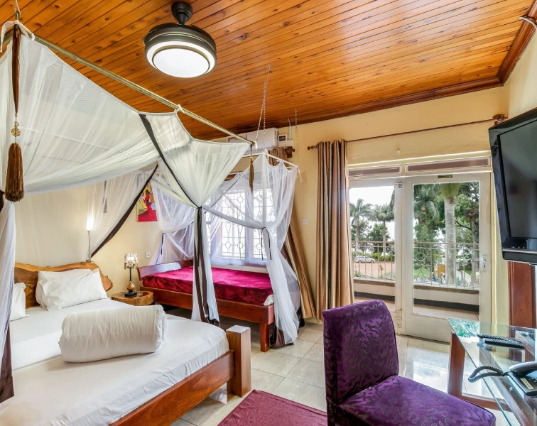 2 Friends Beach Hotel