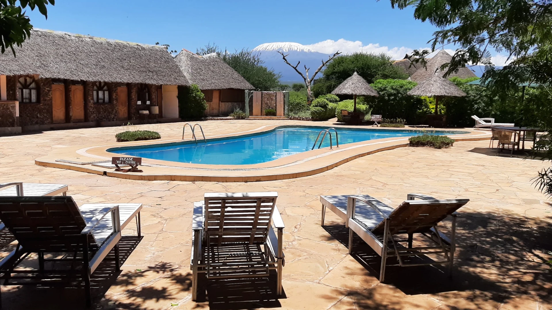 AA Amboseli Lodge